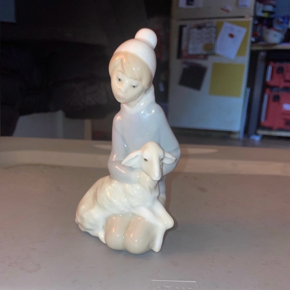 Lladro Figurine #4676 Shepherd Boy Holding Lamb